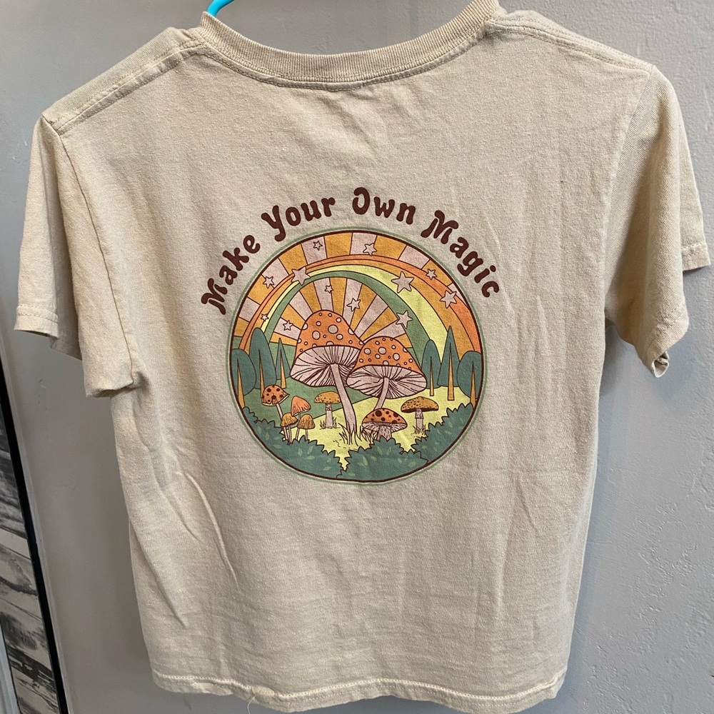 Full Tilt Shirt “Make Your Own Magic” Size Small